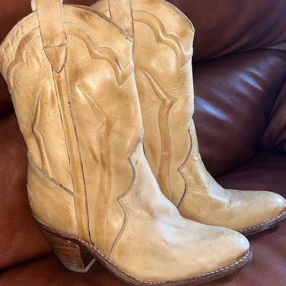 Shoes - EUC Beautiful Brazilian Cowboy boots vintage Size 8.